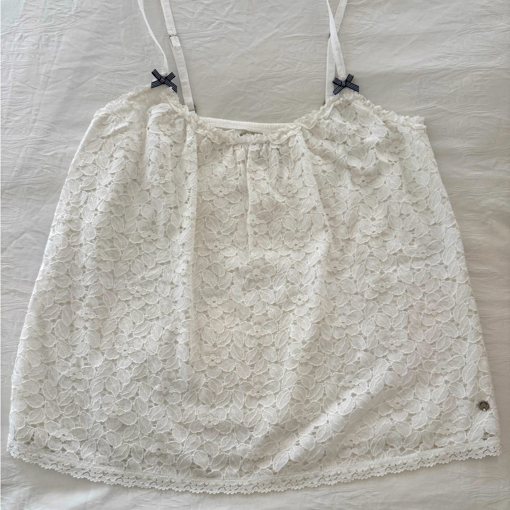Abercrombie & Fitch Cream Relaxed Pleated Camisole.
Unworn and Vintage